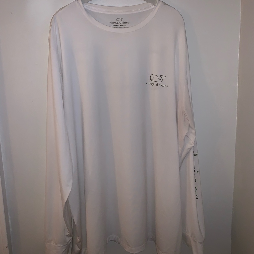 Vineyard Vines Vintage Whale Performance T-Shirt